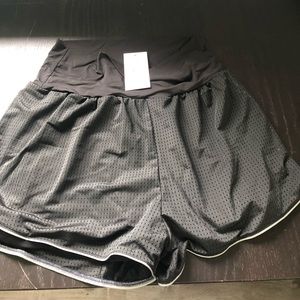 NEW!! Halara Plus Size 2X Black 2-in-1 Pocket Shorts